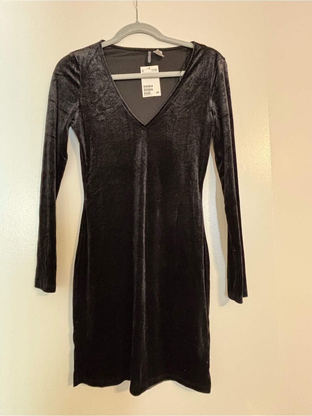 Divided Black Velvet Long-Sleeve V-Neck Dress